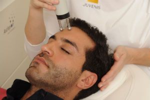 Fraktionierte Lasertherapie und Laserpeelings von Aknenarben in Wien | Ärztezentrum JUVENIS Fraktionierte Lasertherapie und Laserpeelings von Aknenarben in Wien | Ärztezentrum JUVENIS