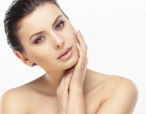 Gesichtsstraffung - Facelift in Wien bei JUVENIS
