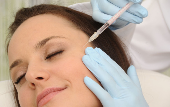 Botox Injektion in die Augenbraue