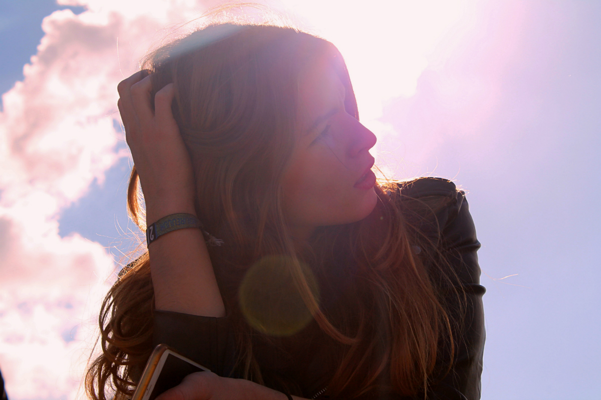 Frau in der Sonne